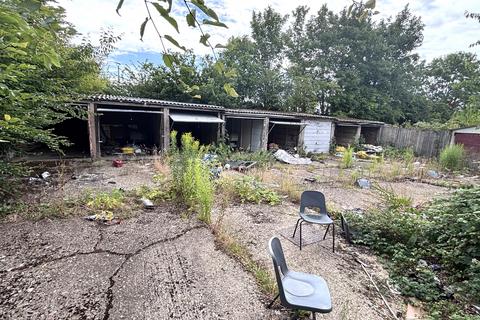 Land for sale, Garage Compound at Long Readings Lane, Berkshire, SL2 1QE