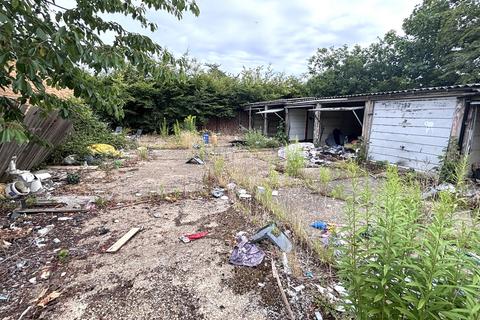 Land for sale, Garage Compound at Long Readings Lane, Berkshire, SL2 1QE