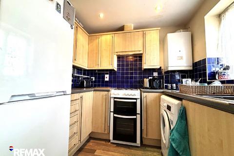 2 bedroom flat to rent, royal oak court, DAGENHAM RM8