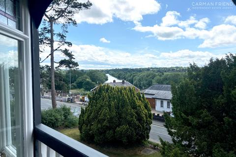 2 bedroom apartment for sale, Dee Banks, Great Boughton, CH3