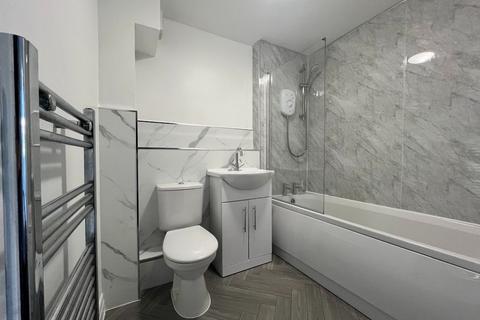 2 bedroom apartment to rent, Manchester Road, Bolton BL4