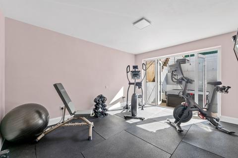255 Caterham Drive, Coulsdon, CR5 1JS