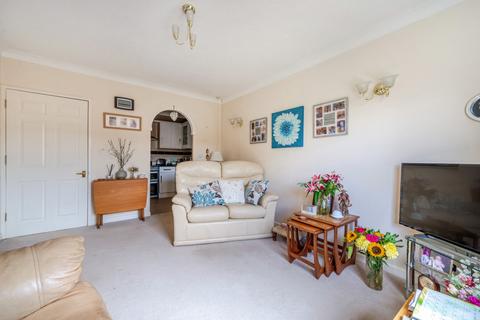 2 bedroom apartment for sale, Haddenhurst Court, Bracknell RG42