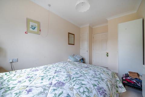 2 bedroom apartment for sale, Haddenhurst Court, Bracknell RG42