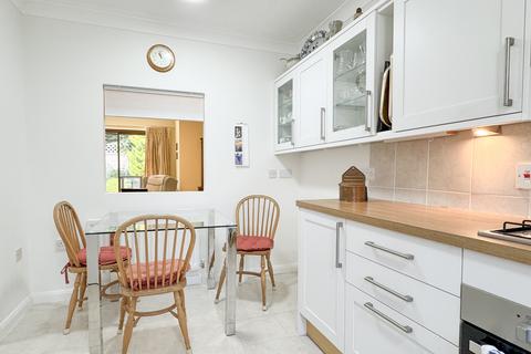 undefined, Thame, Oxfordshire, OX9