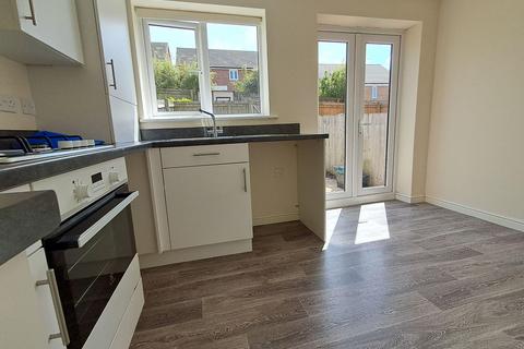 3 bedroom terraced house to rent, Heol Waungron, Carway