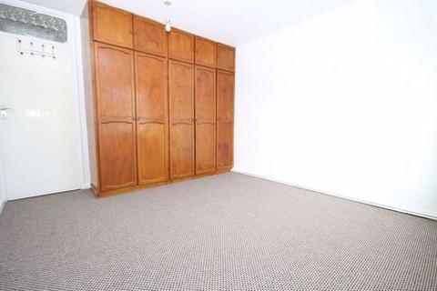 3 bedroom maisonette for sale, Keats Close, Hayes UB4