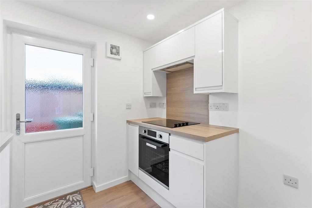 24 Gatcombe Drive Stoke Gifford BS34 8 NX RAW -inte