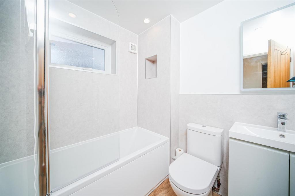 24 Gatcombe Drive Stoke Gifford BS34 8 NX RAW -inte