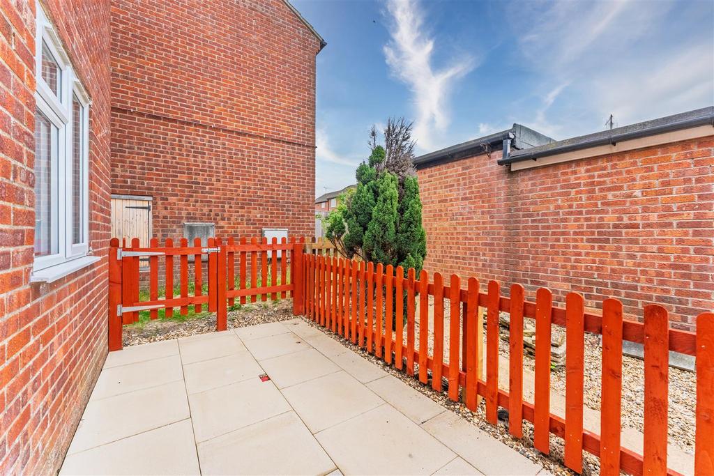 24 Gatcombe Drive Stoke Gifford BS34 8 NX RAW -EXTE