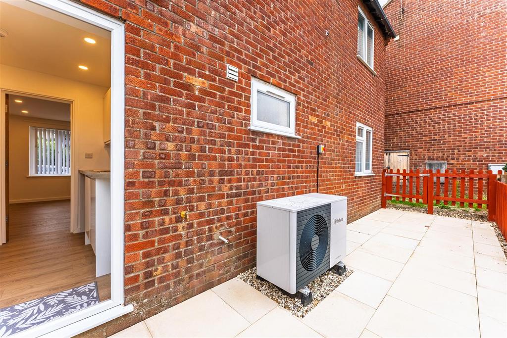 24 Gatcombe Drive Stoke Gifford BS34 8 NX RAW -EXTE