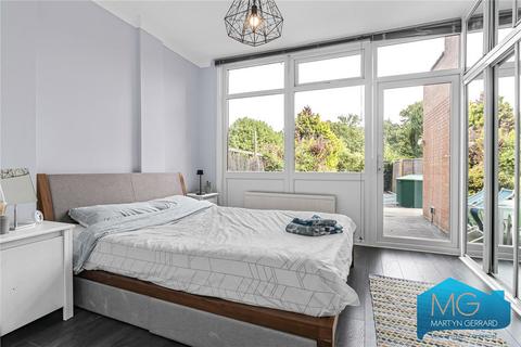 undefined, Great North Road, Highgate, N6