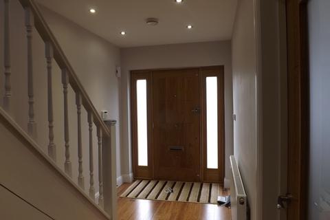 3 bedroom semi-detached house to rent, Howberry Road, Edgware