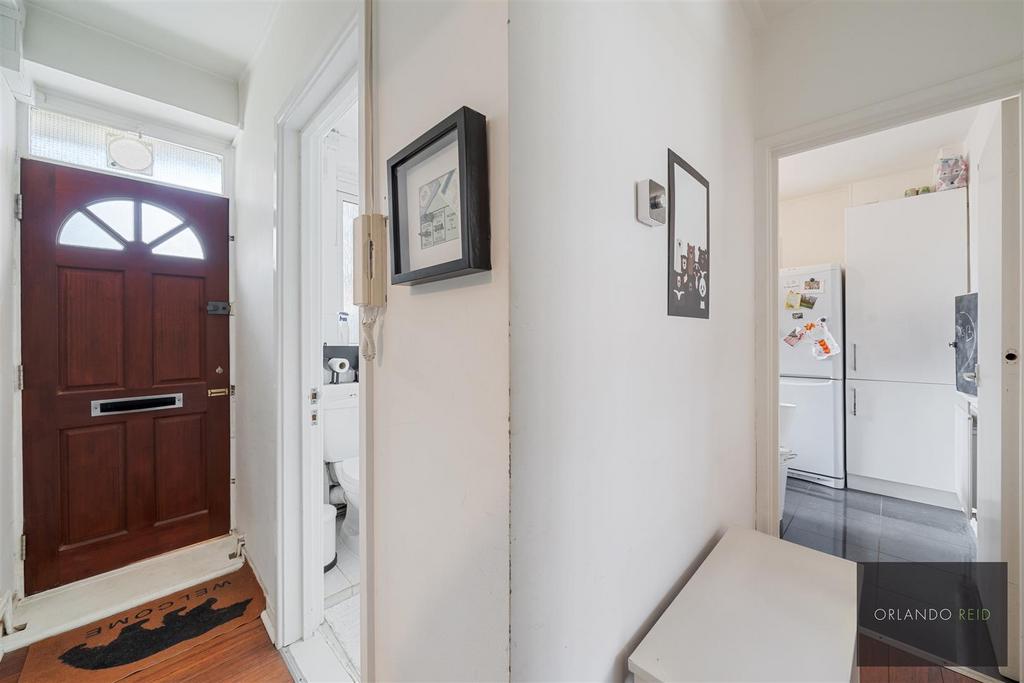 33 Morant House SW9 9 AA-5.jpg