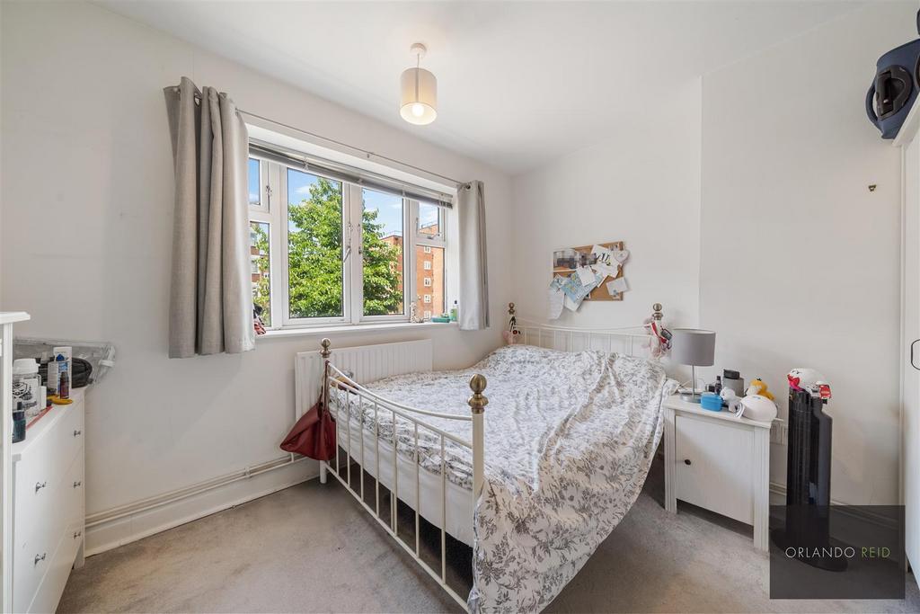 33 Morant House SW9 9 AA-9.jpg