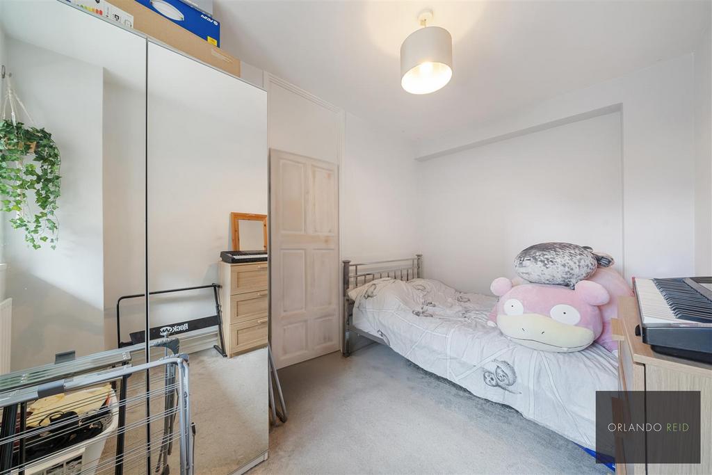33 Morant House SW9 9 AA-3.jpg