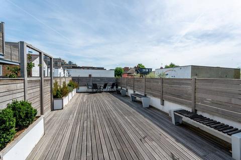 Broadway, West Ealing, London, W13
