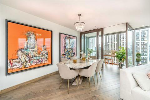 2 bedroom flat for sale, St. George Wharf, London SW8