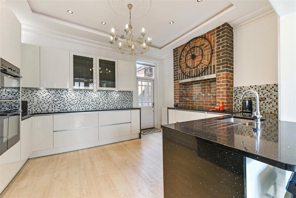 Dining/Kitchen