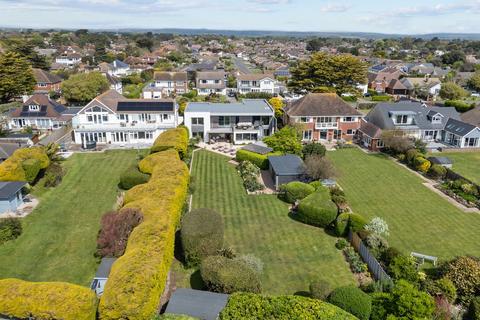 19 Botany Close, Rustington, Littlehampton, BN16 2BJ