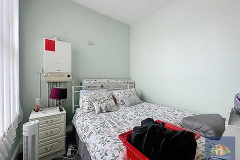 2 bedroom flat to rent, Marlborough Road, Southport PR9