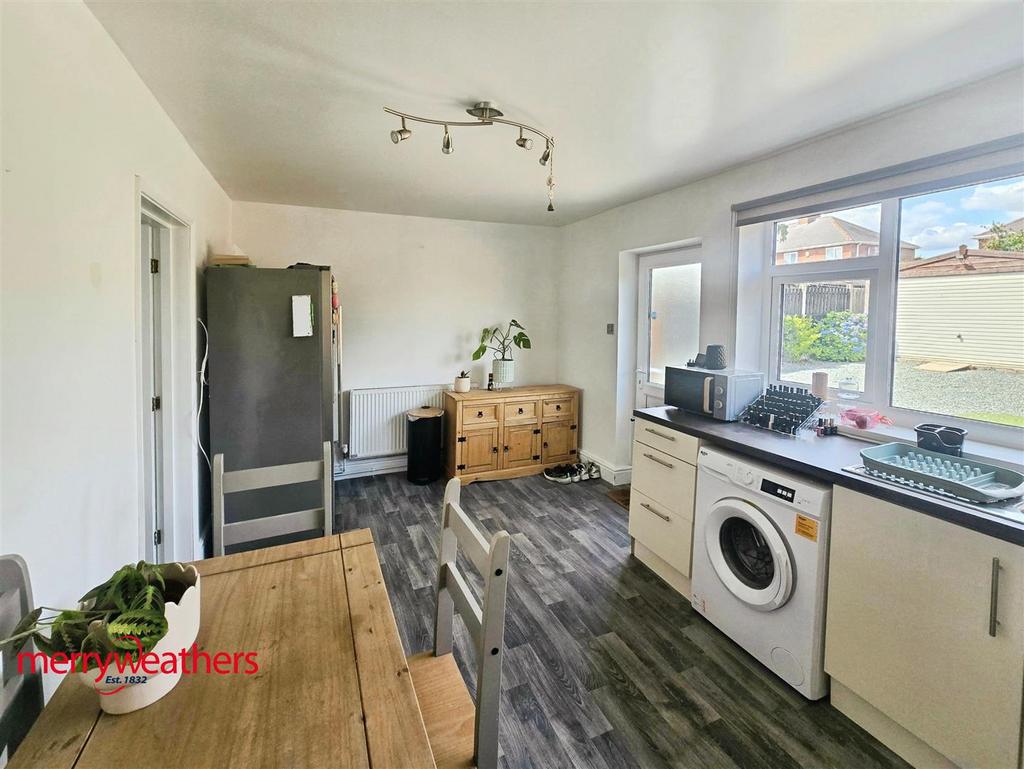 Kitchen dining room