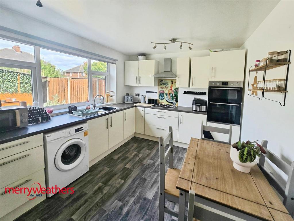 Kitchen dining room