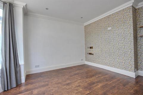 3 bedroom terraced house for sale, Cranbrook Avenue, Hull