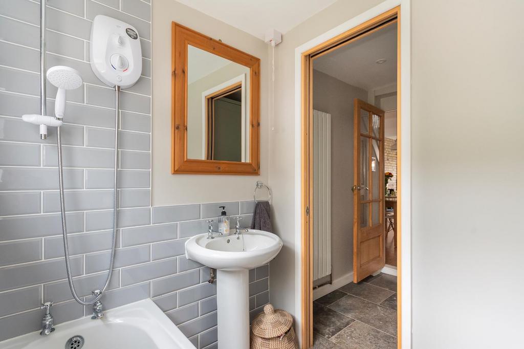 2 H0 RSW - Bathroom C.jpg
