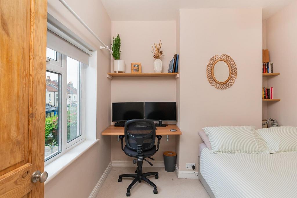 2 H0 RSW - Bedroom H.jpg