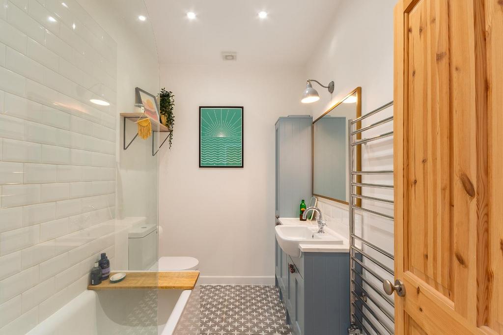 2 H0 RSW - Bathroom B.jpg