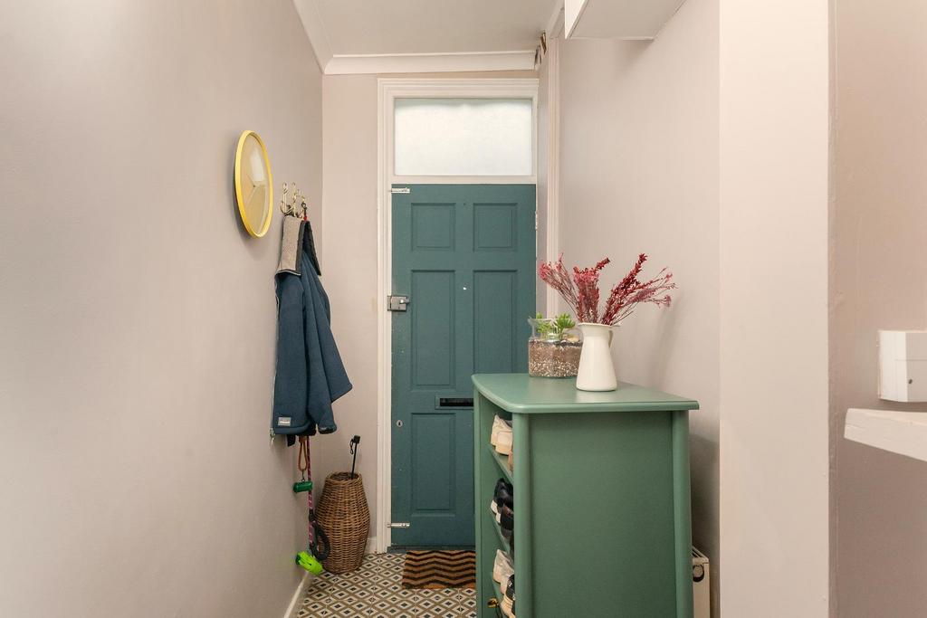 2 H0 RSW - Hallway A.jpg