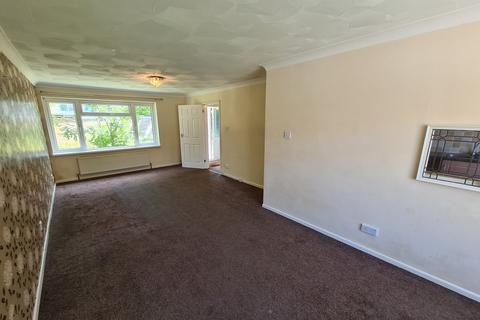 29 Benbow Gardens, Calmore, Southampton, SO40 2SX
