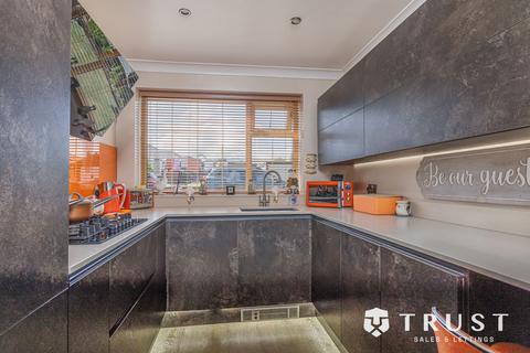 3 bedroom semi-detached bungalow for sale, Sunny Bank Parade, Mirfield, WF14