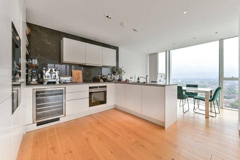 3 bedroom flat for sale, Devan Grove, Manor House, London, N4