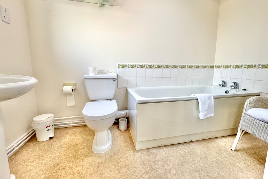 En-Suite Bathroom