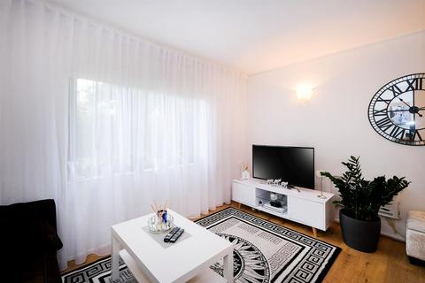 1 bedroom flat for sale, Alders Close, Wanstead