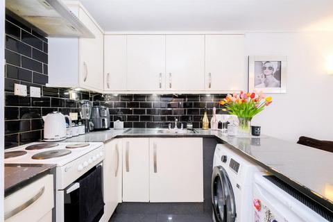 1 bedroom flat for sale, Alders Close, Wanstead