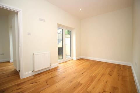 2 bedroom apartment to rent, Crescent Gardens, Bath