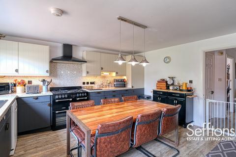 6 bedroom detached house for sale, Lynn Close, Thorpe St Andrew, Norfolk, NR7 0WY, Norwich