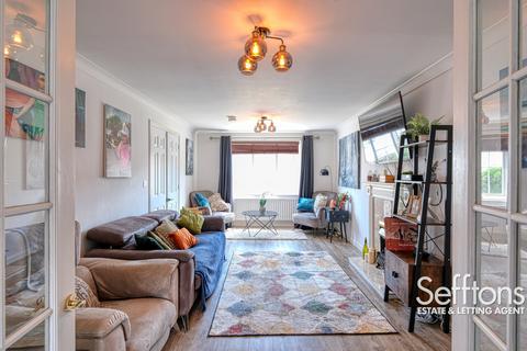 6 bedroom detached house for sale, Lynn Close, Thorpe St Andrew, Norfolk, NR7 0WY, Norwich