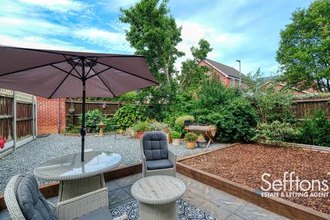 6 bedroom detached house for sale, Lynn Close, Thorpe St Andrew, Norfolk, NR7 0WY, Norwich