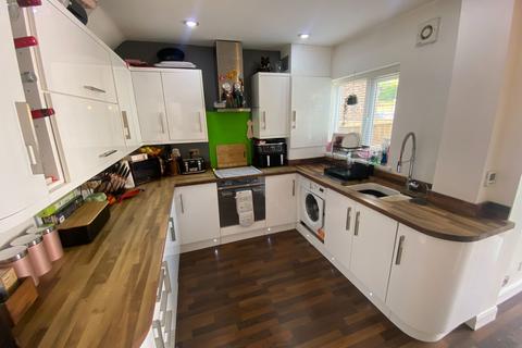 3 bedroom terraced house for sale, 19 Link Road, Springhead, Oldham, OL4 4SF