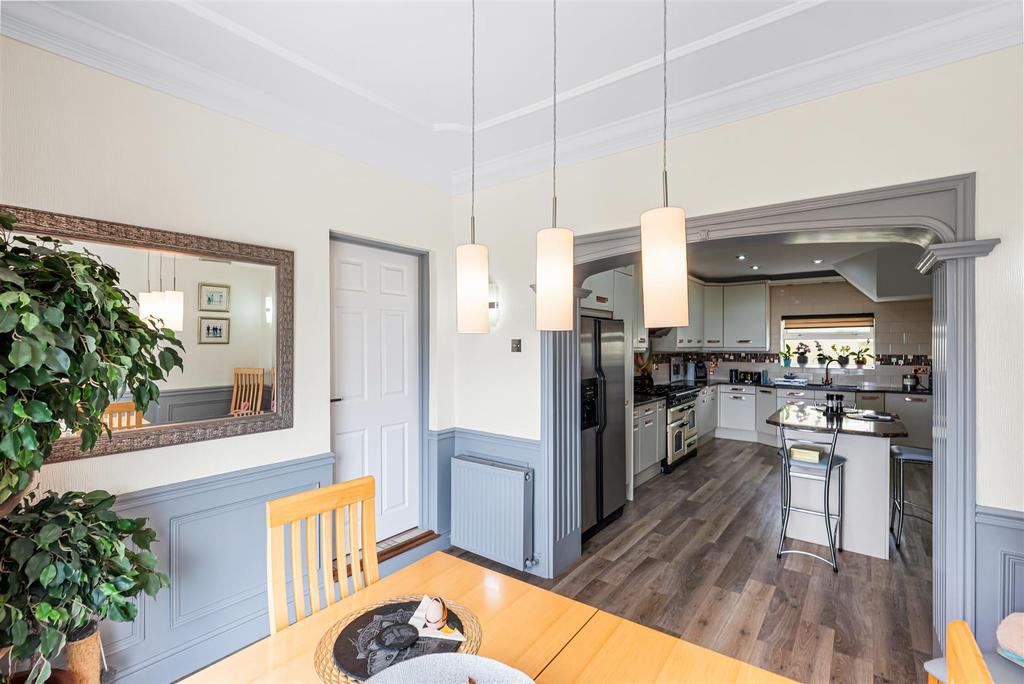 Kitchen/Dining Area