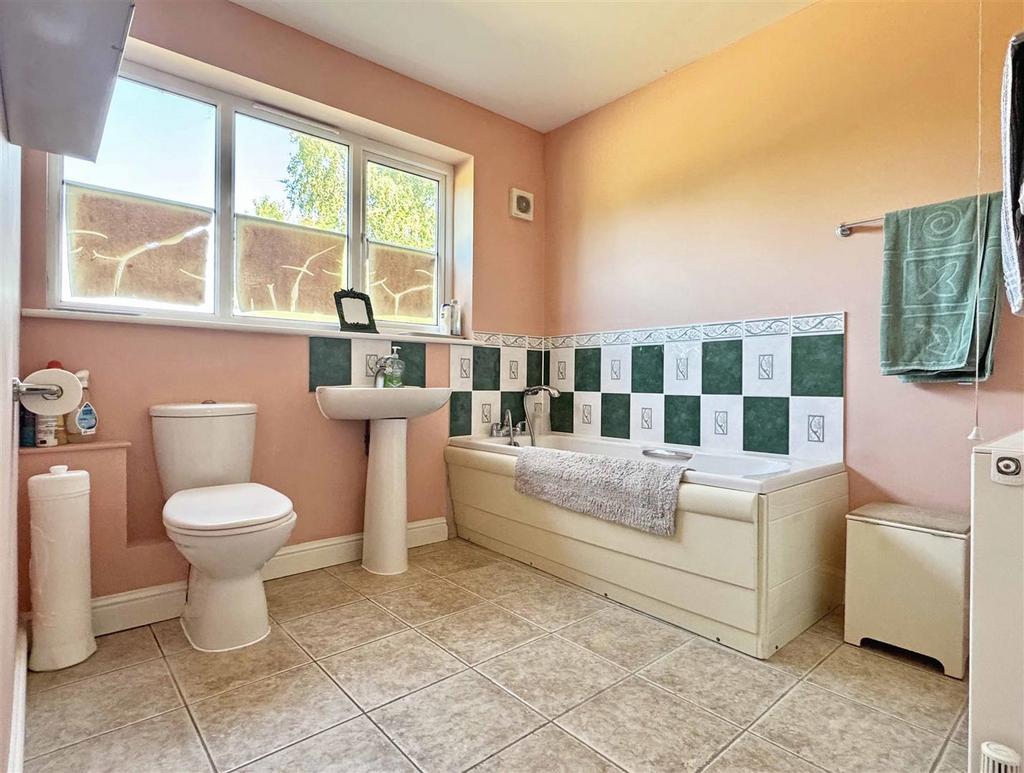 Bathroom.jpg