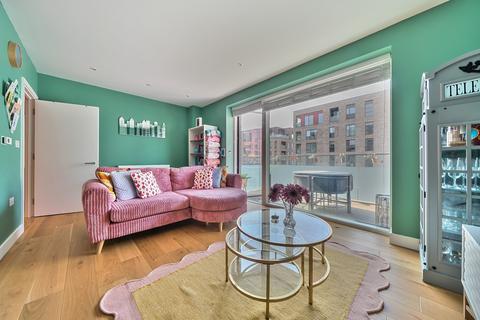 1 bedroom apartment for sale, West Parkside, London