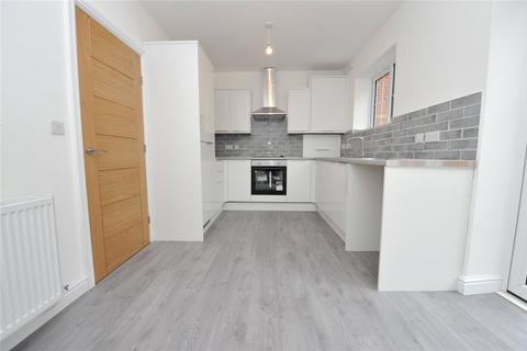 4 bedroom semi-detached house for sale, Hollins Road, Oldham, Greater Manchester, OL8