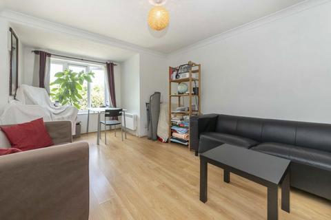 2 bedroom flat to rent, Chaucer Drive, London SE1