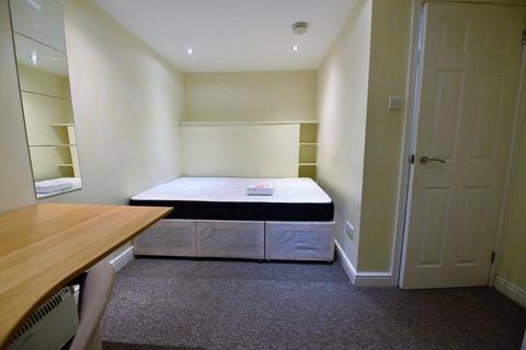 1 bedroom in a house share to rent, 9 Harold Walk