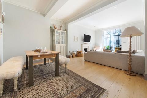 3 bedroom flat for sale, Eccleston Square, London SW1V